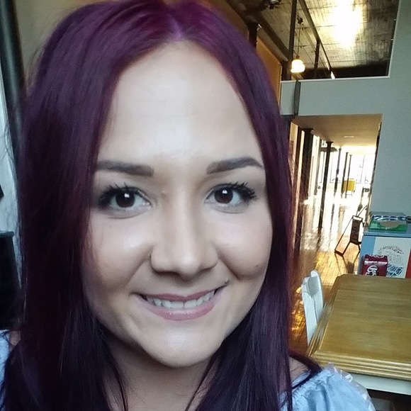 Meet your Posher, Mattie jo - Picture 1 of 1